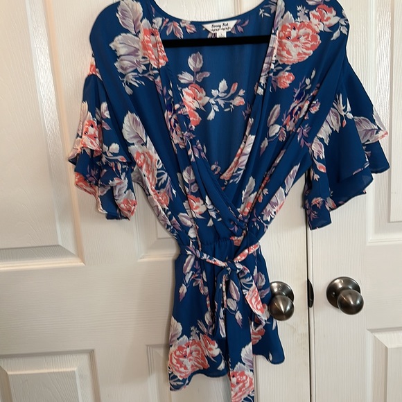 Gorgeous Floral Peplum Blouse with Sash - Picture 12 of 13